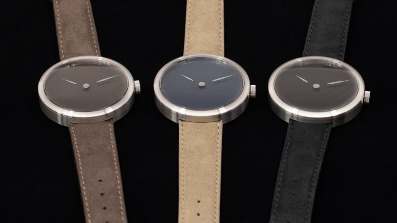 OLIGO is a new brand of mechanical watches made in Switzerland and assembled in Geneva. Watches that are design, local and respectful of the environment

<strong>Sleek design</strong>
A minimalist, contemporary and sleek design : time is displayed by floating hands within a round case

<strong>No distinctive sign</strong>
The lack of logo on the dial allows O L I G O to stand out : the watch is worn for its design

<strong>A watch for the future</strong>
OLIGO watches use recycled steel and swiss automatic movements.
The strap, Crafted in Italy in collaboration with ColaReb, is made with vegan, PVC-free materials and follows the brand's ethics : local, eco-friendly and high quality products.
Even the packaging, produced in Geneva, is designed to be recyclable and recycled. – ©Oligo