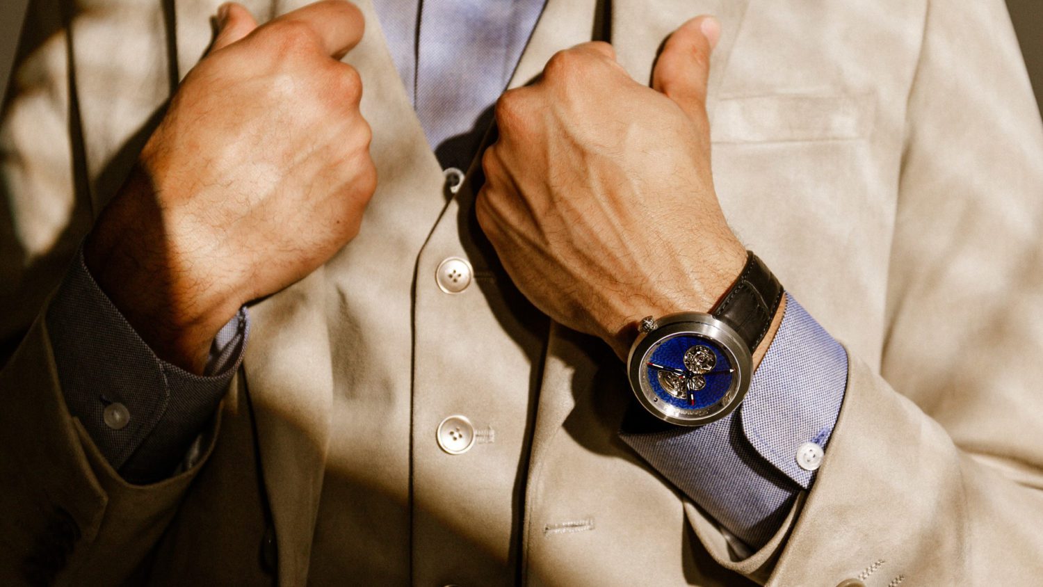 Zannetti Discobolo “Blue Edition”  dial with blu flinqué enamel.
Self-winding Swiss movement customized for Zannetti