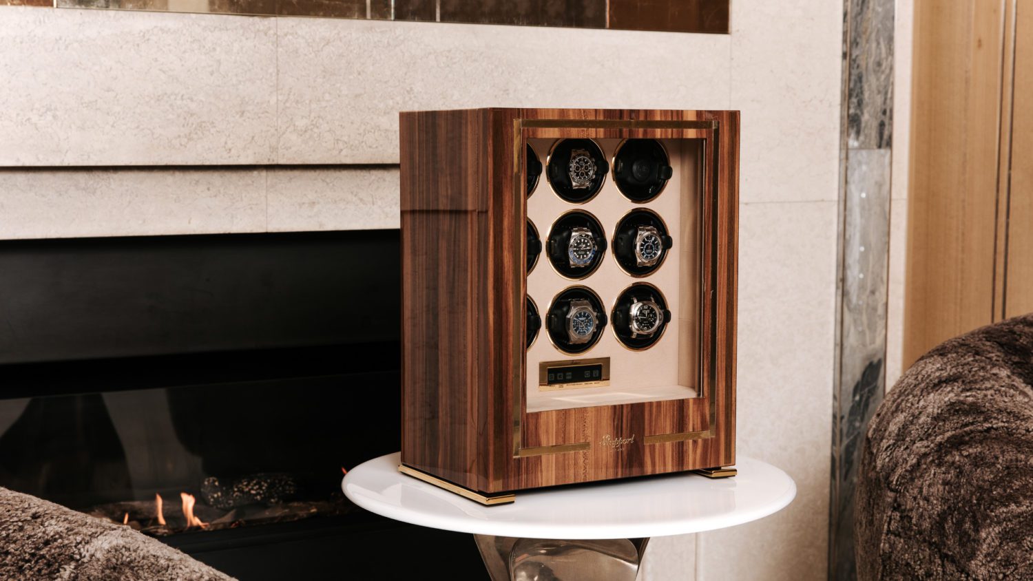 Crafted from exquisite materials these winders exemplify the brand's commitment to excellence.