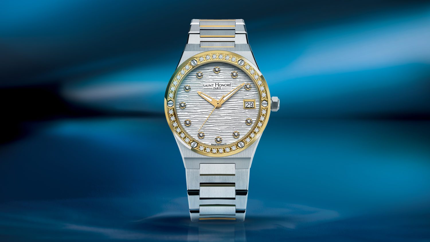Haussmann Lady is anchored in the French heritage of watchmaking and embodies the true spirit of haute horlogerie.
Passed down from the French roots of watchmaking, it radiates confidence and elegance, perfectly aligned with today’s evolving fashion sense. Imbued with strength and feminine energy, the diamonds herald the undeniable beauty of the watch. The watch casts a spell of priceless elegance, marked by its unmistakable design and brilliant details. Encapsulating the beauty of freedom, Haussmann Lady reflects the inner strength and shining passion of each woman.
